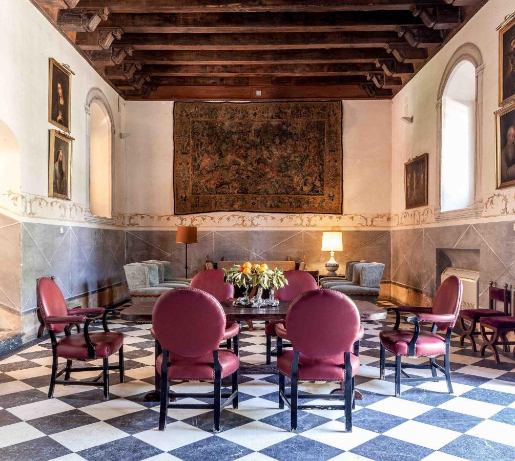 Отель Monasterio De San Francisco Пальма дел Рио Экстерьер фото