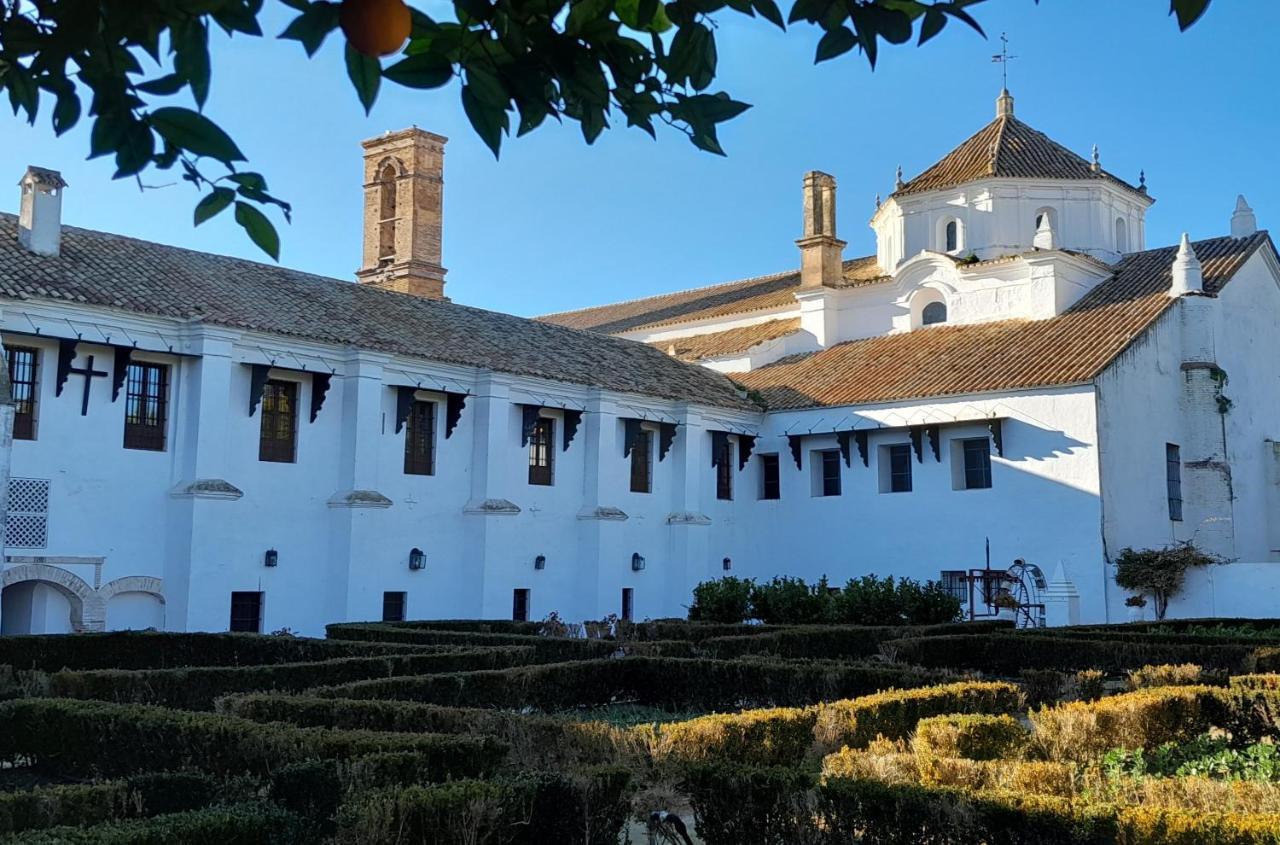 Отель Monasterio De San Francisco Пальма дел Рио Экстерьер фото